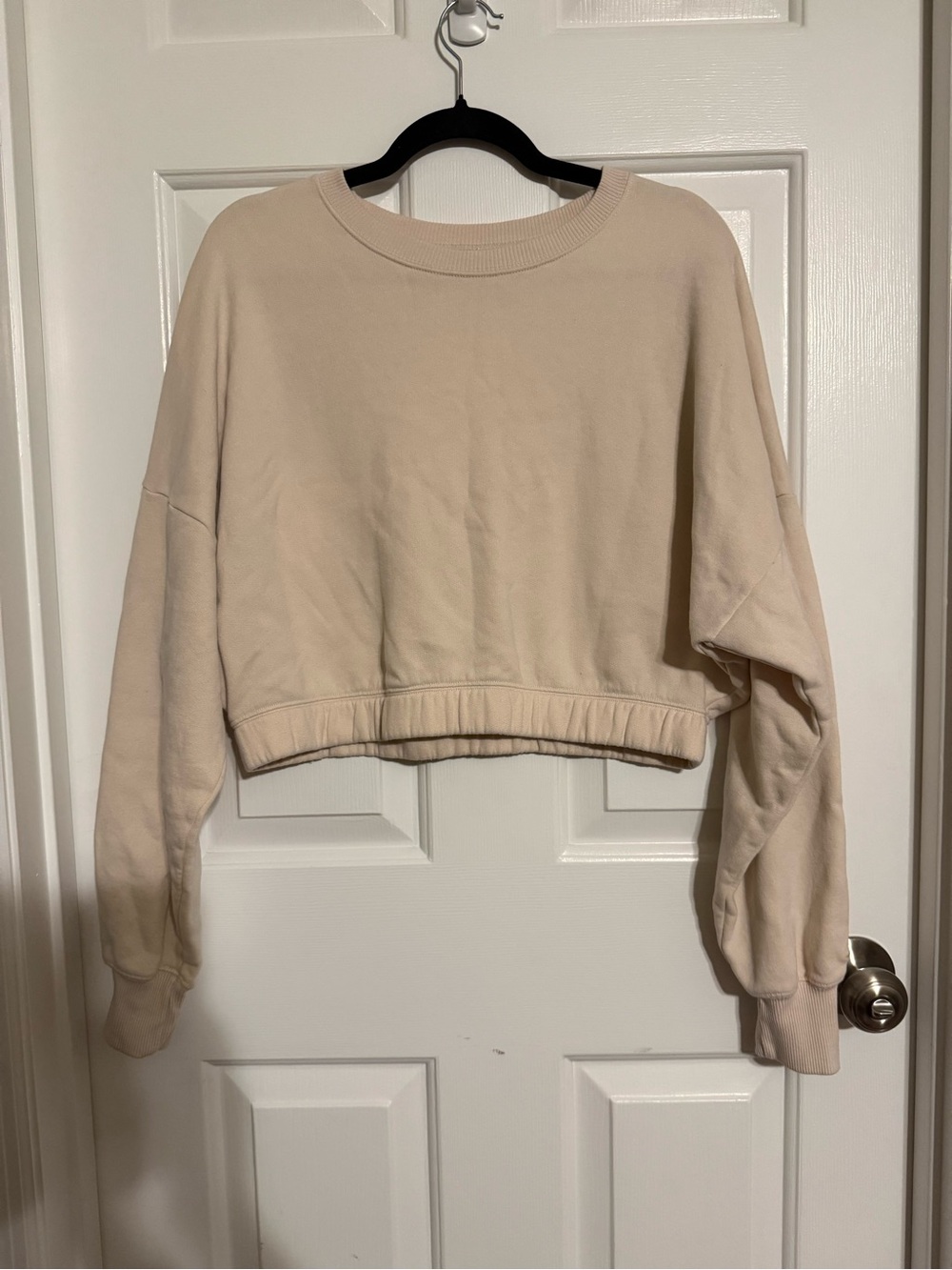 Hollister Cream Cropped Fleece Sweatshirt Large Drop Shoulder Wide Waistband⁠